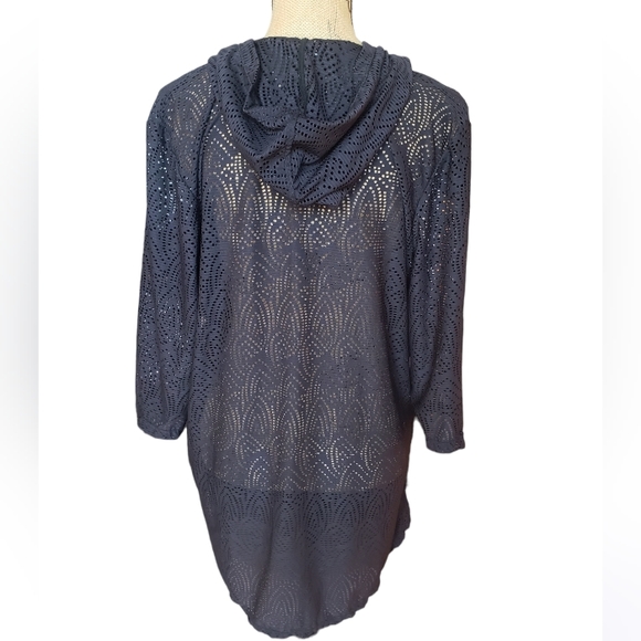 Bathing suit cover - Picture 3 of 7